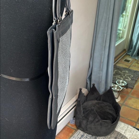 Stuart Weitzman 🩶 Silver Textured Tote Bag ( EUC) - Picture 4 of 11